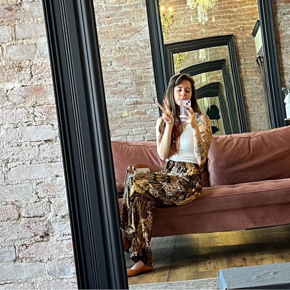 Meet your Posher, Rose🌹 - Picture 3 of 5